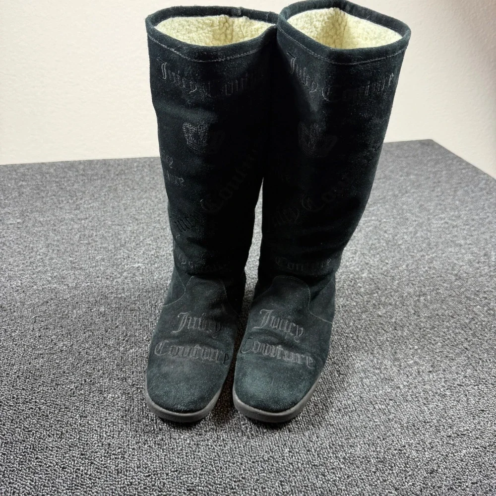 Juicy‎ Couture Black Suede Mid Calf Boots Women 6.5 Sherpa Lined Embossed VTG